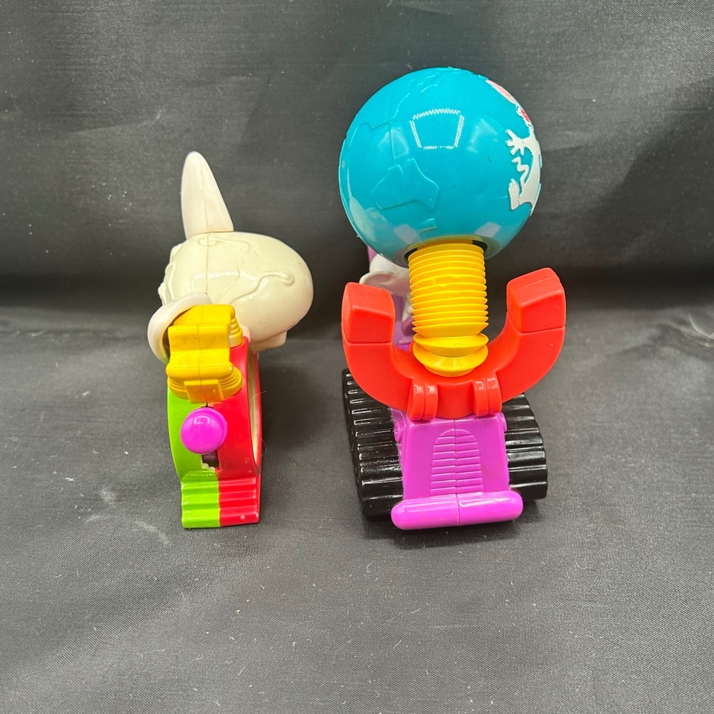 Lot of 2 Vintage 1994 Warner Bros Pinky and The Brain Action Figure Vehicle Toy - Picture 4 of 7